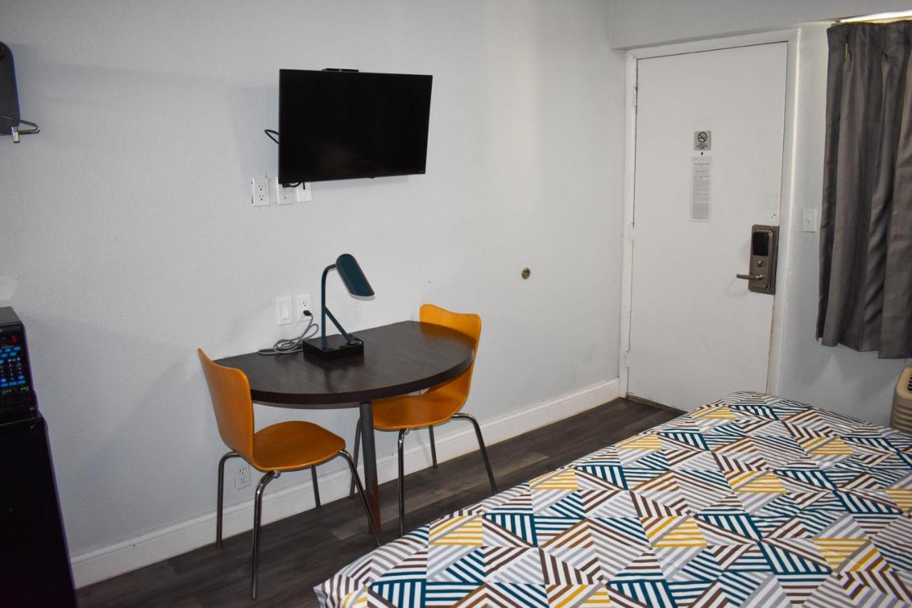 Motel 6 Columbus Oh - Osu North المظهر الخارجي الصورة