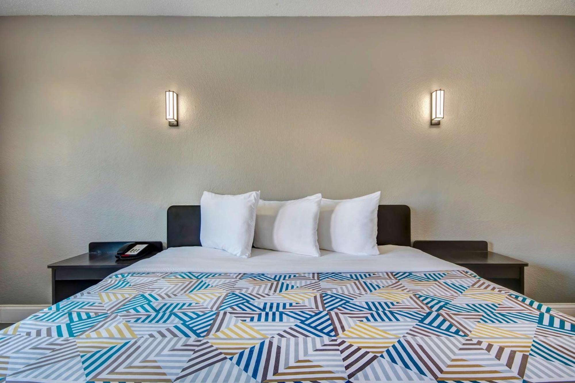 Motel 6 Columbus Oh - Osu North المظهر الخارجي الصورة